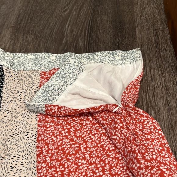 Skirt- Skies are Blue - Picture 4 of 9